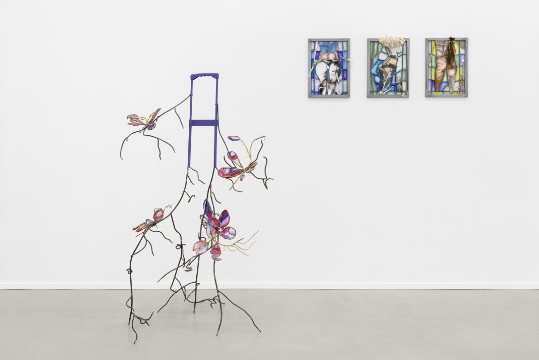 Lucia Leuci – Merda e lucehttps://www.exibart.com/repository/media/formidable/11/img/14d/05-1-1068x713.jpg