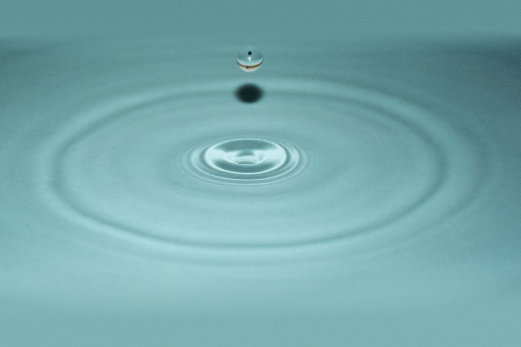 Francesco Loliva – Quando lo sguardo si fermahttps://www.exibart.com/repository/media/formidable/11/img/15a/LA-GOCCIA-aa-2021-Fotografia-digitale-con-stampa-Fine-Art-cm-50-x-75--1068x712.jpg