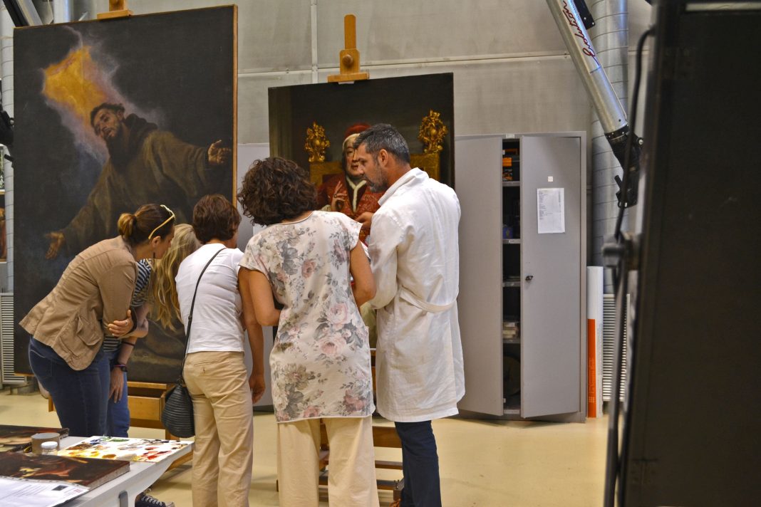 Laboratori apertihttps://www.exibart.com/repository/media/formidable/11/img/17d/Visita-al-Centro-Conservazione-e-Restauro-La-Venaria-Reale-1068x712.jpg