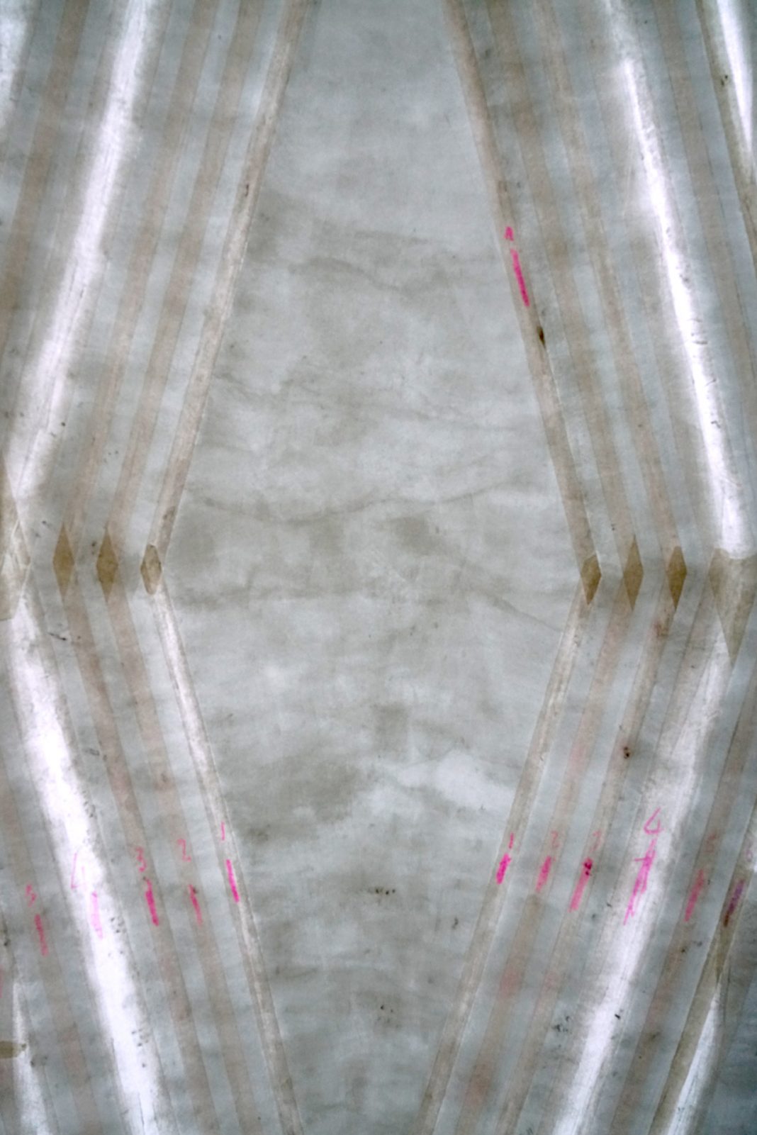 Delphine Valli – Gioco ai Marginihttps://www.exibart.com/repository/media/formidable/11/img/19b/259F2E92-627F-4C39-B3BF-37101F0E09ED-1068x1601.jpeg