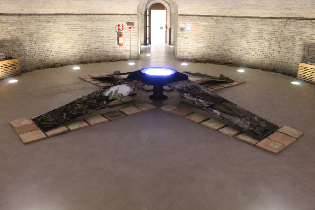 Agata Sand / Laura Vedovati – Finissage IN LIMINE. Elogio degli spazi marginalihttps://www.exibart.com/repository/media/formidable/11/img/1c0/2IMG_4469-1068x712.jpg