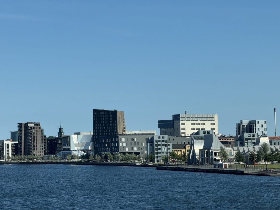 Patrizia Genovesi – Abitare il cambiamento: uno sguardo su Copenhagenhttps://www.exibart.com/repository/media/formidable/11/img/20c/copenaghen-1068x801.jpg