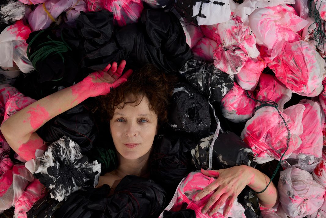 Dubravka Lošić – Compelled by Fright and Beautyhttps://www.exibart.com/repository/media/formidable/11/img/235/1.-Dubravka-Losic-portrait-photo-Veronica-Arevalo-©NMMU-1068x713.jpg