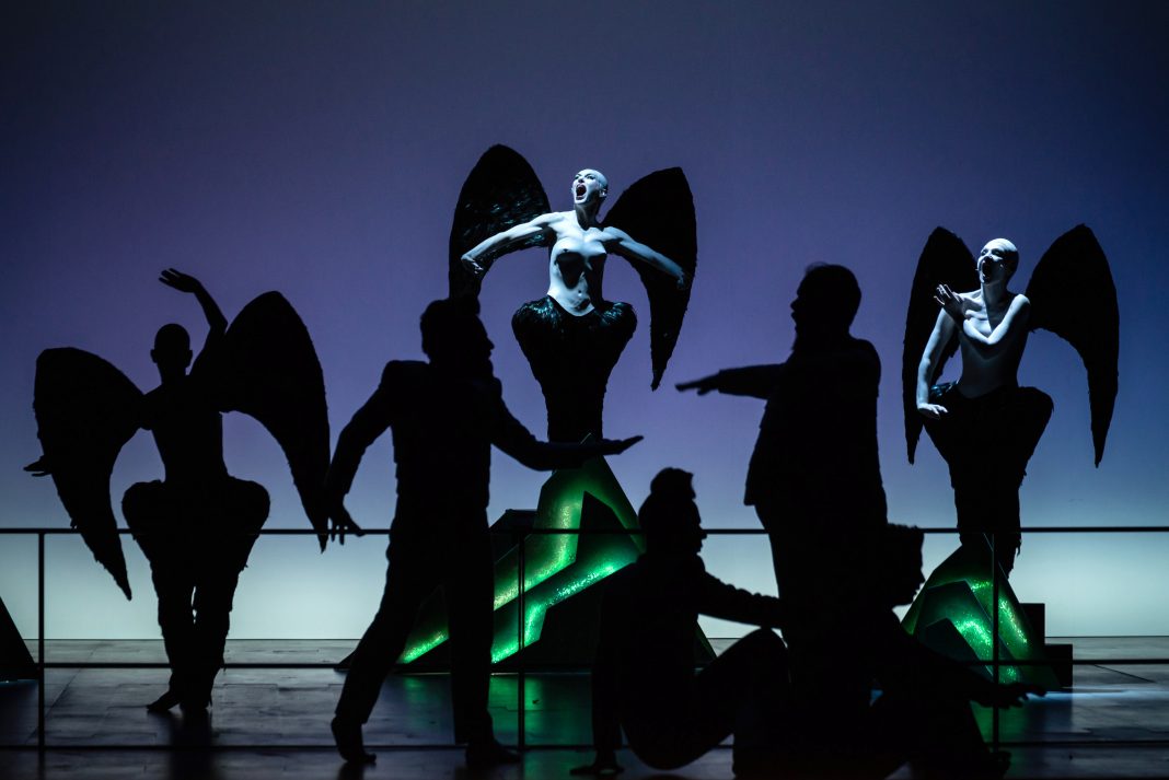 Masiar Pasquali – TORNO PRESTO: un’odissea di immaginI, storie e musica technohttps://www.exibart.com/repository/media/formidable/11/img/2b7/02_ODYSSEY_Bob-Wilson_foto©MasiarPasqualiPiccoloTeatrodiMilano2013-1068x713.jpg