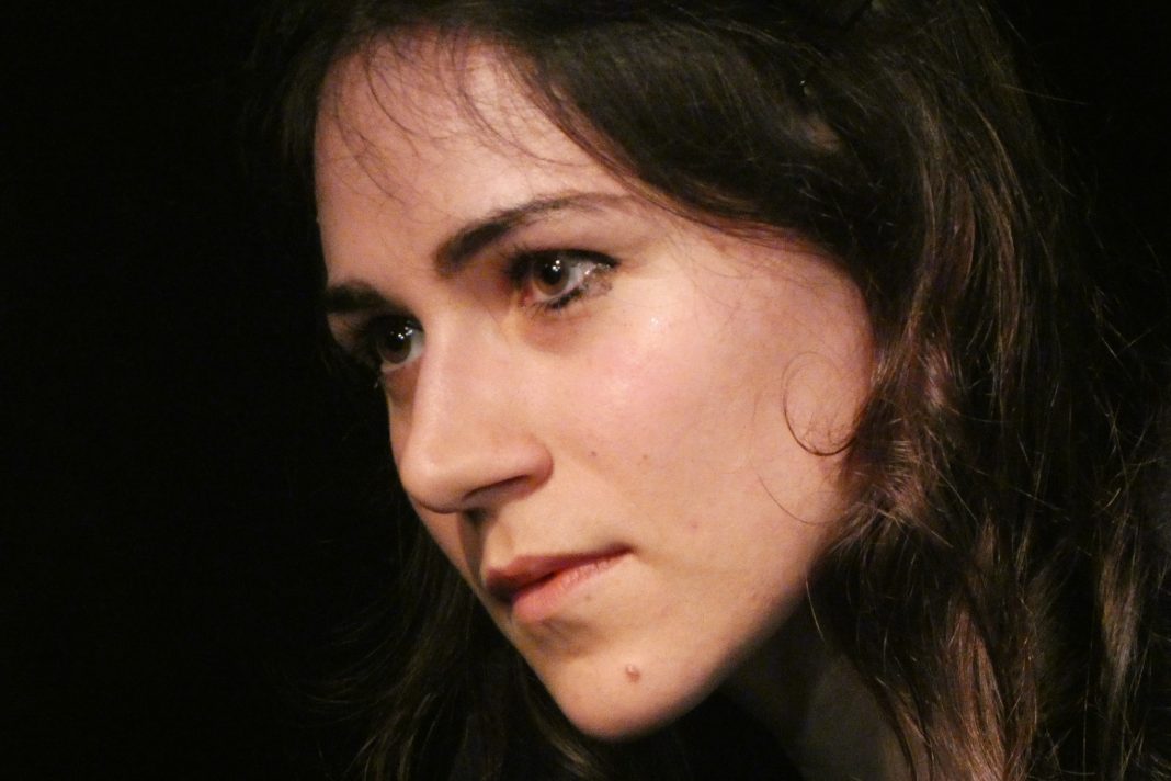 Per fede o per amore al Teatro Serrahttps://www.exibart.com/repository/media/formidable/11/img/304/cs.Tserra.FedeAmore.GiuliaNemiz_or-1068x712.jpg