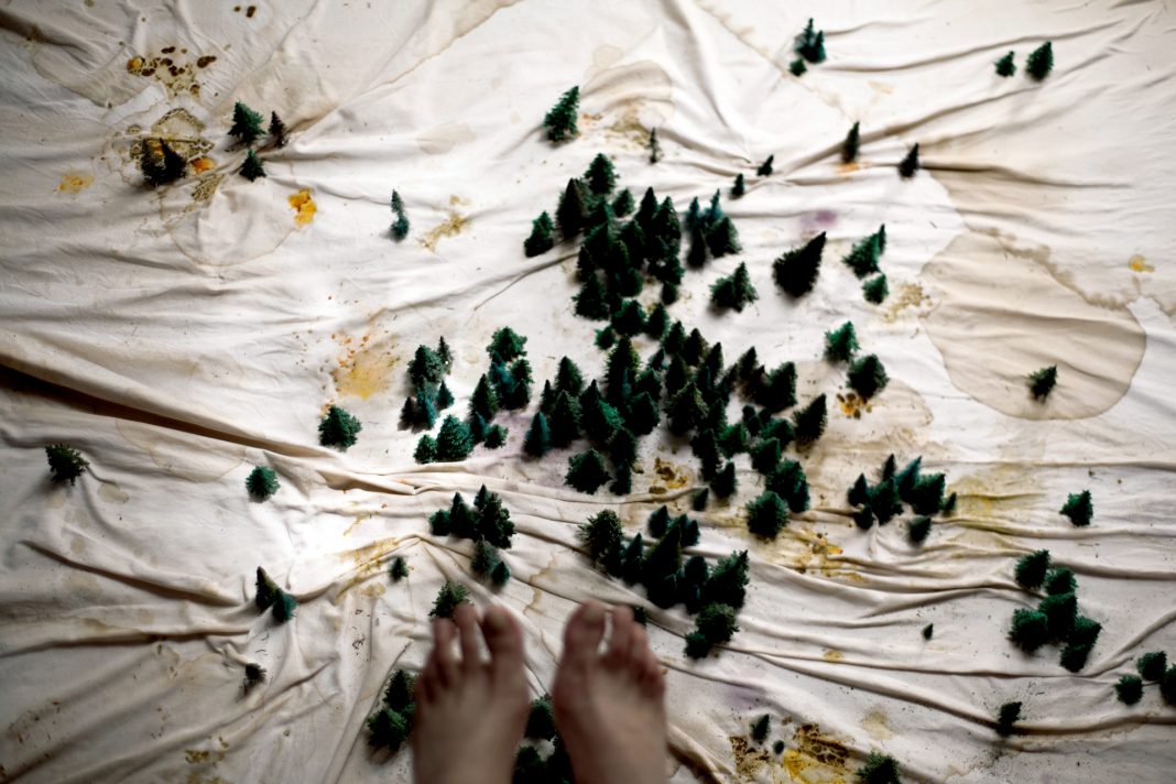 Susann Maria Hempel – Ne ho abbastanzahttps://www.exibart.com/repository/media/formidable/11/img/310/Susann-Maria-Hempel_filmstill-c-Susann-Maria-Hempel-1068x712.jpg