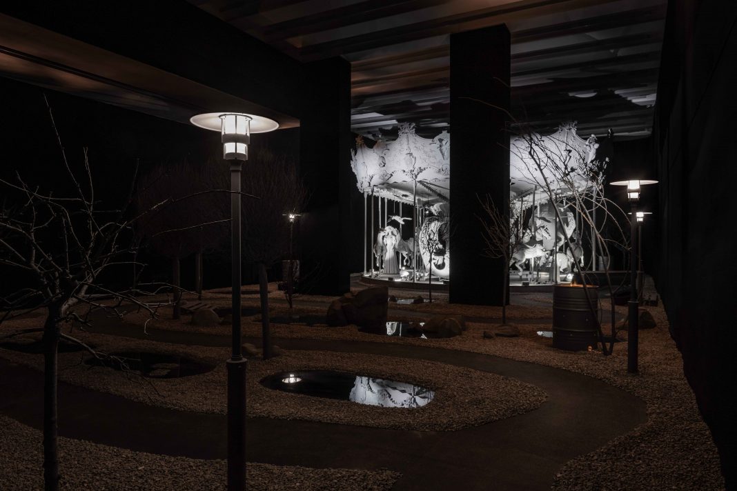 Hans Op de Beeck – Danse Macabrehttps://www.exibart.com/repository/media/formidable/11/img/320/1_DSC_8193_Ph-Leonardo-Morfini_5_11zon-1068x712.jpg