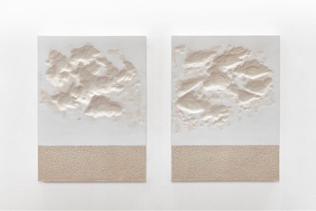 Zeno Bertozzi / Augusto Gadea / Luca Mantovani – Paesaggi accidentalihttps://www.exibart.com/repository/media/formidable/11/img/32c/Zeno-Bertozzi-Distrazione-dittico-cm-33x44-cad.-gesso-1068x712.jpg