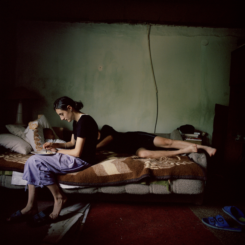 Ivor Prickett – No Home from War: Tales of Survival and Losshttps://www.exibart.com/repository/media/formidable/11/img/32e/1.jpg