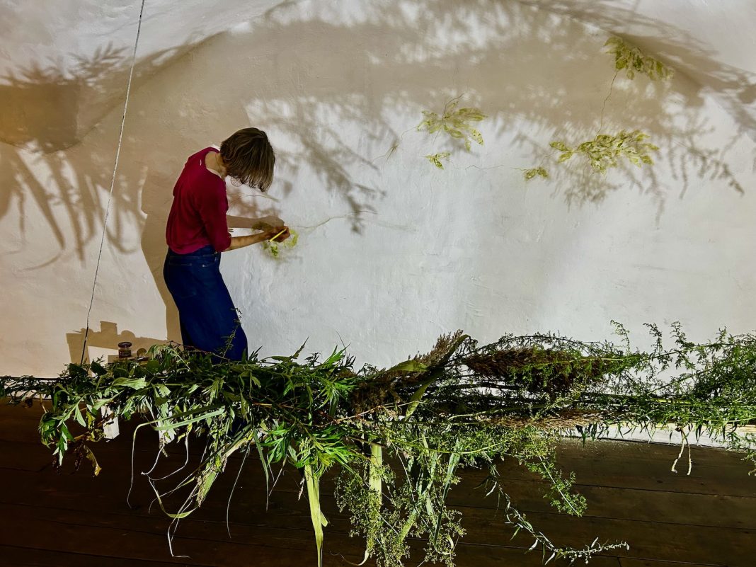 Fernanda Rege – La Spondahttps://www.exibart.com/repository/media/formidable/11/img/370/SpondaFerRege_1-1068x801.jpeg