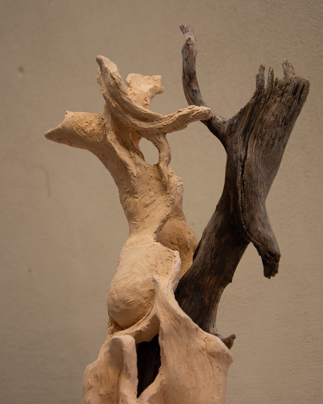Oliviero Draghi – Wildfireshttps://www.exibart.com/repository/media/formidable/11/img/375/My-Summer-Remnants-Dancing-2025-dettaglio-Foto-Dorsa-Nasrollahi-Shirazi-1068x1336.jpg