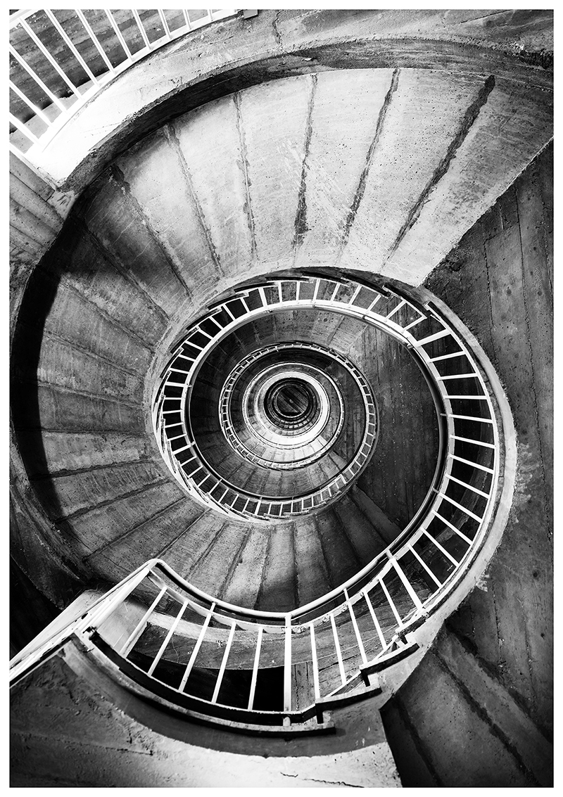 Vittorio Campana – FERMOimmagine: sintesi di un istantehttps://www.exibart.com/repository/media/formidable/11/img/38d/La-scala-del-faro-Livorno.jpg