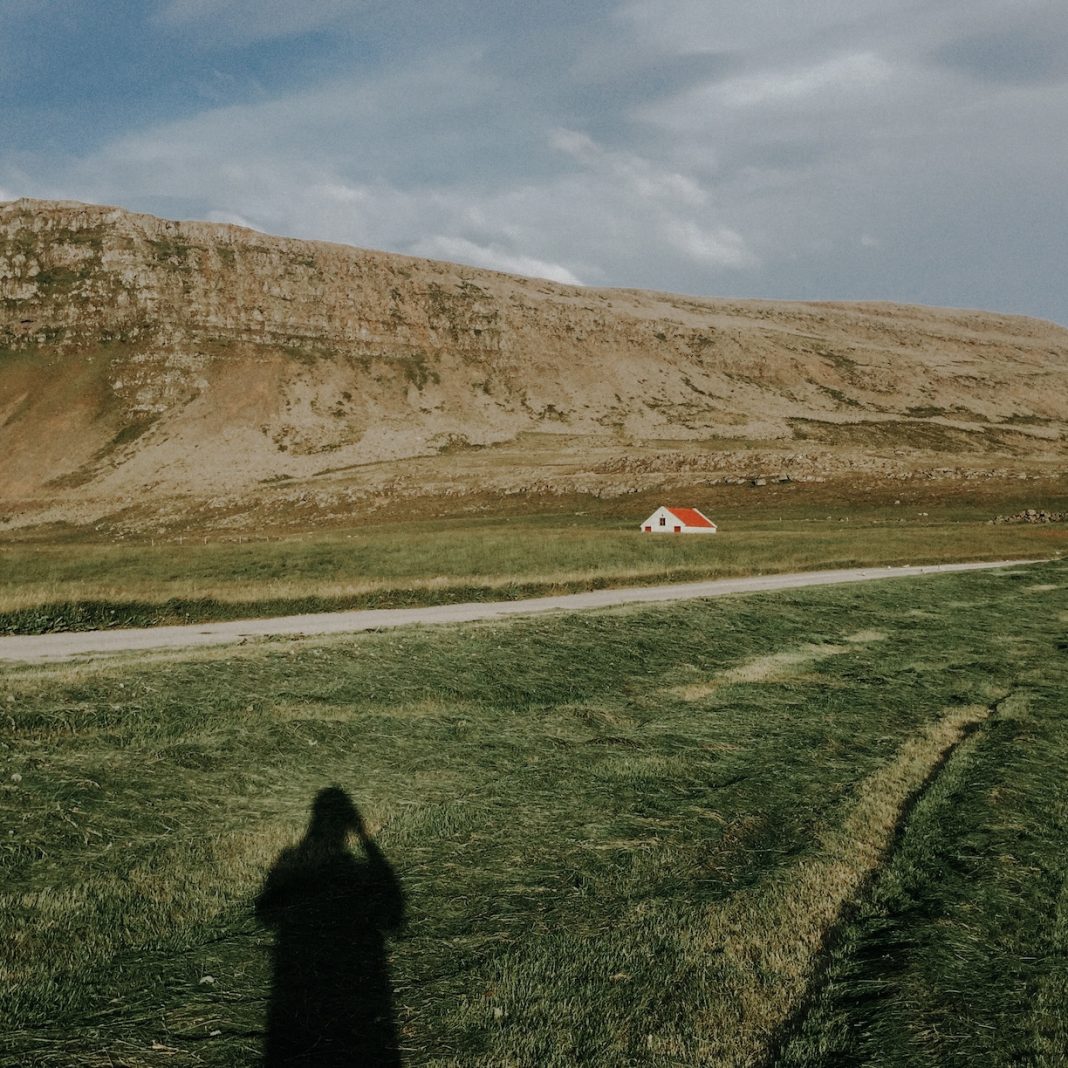 Bartolomeo Rossi – Home is where I want to be but I guess I’m already therehttps://www.exibart.com/repository/media/formidable/11/img/38f/bartolomeo-rossi-home-is-where-1068x1068.jpg