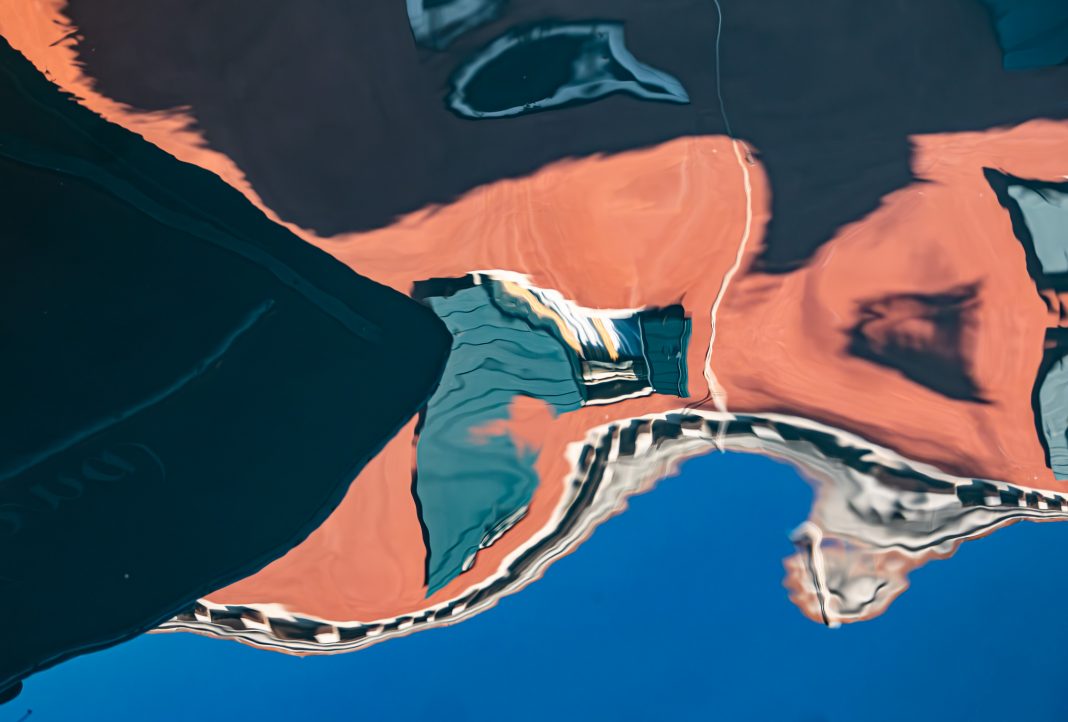 Francesco Bertin e Giovanni Bertin – Venezia-Berlino: Profili Urbanihttps://www.exibart.com/repository/media/formidable/11/img/3c6/Giovanni-Bertin_La-barca-entra-nel-palazzo-2025-1068x722.jpg