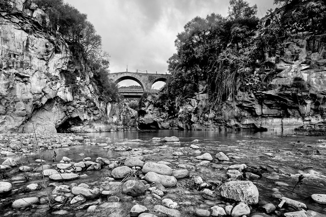 Domenico Santonocito – Simaethumhttps://www.exibart.com/repository/media/formidable/11/img/3d9/legru-SIMAETHUM1-1068x712.jpg