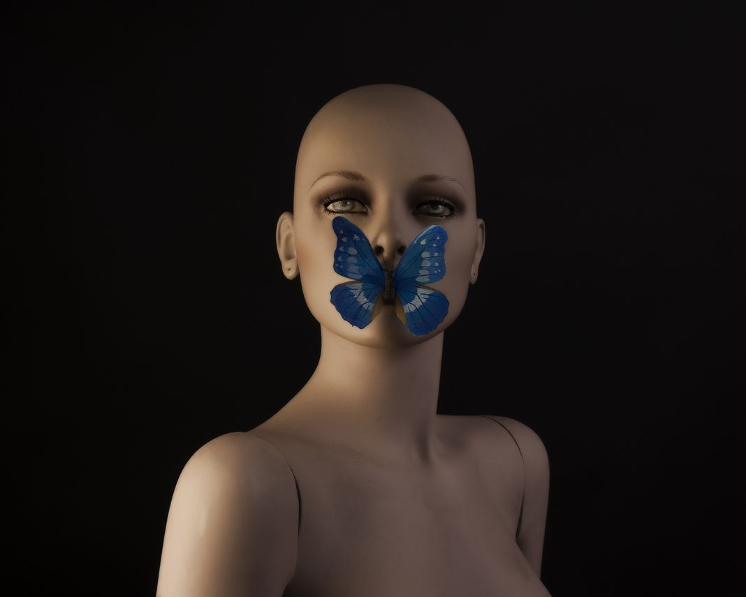 Giovanni Ruggiero – Tra saldi, offerte e novitàhttps://www.exibart.com/repository/media/formidable/11/img/3f0/Ruggiero_Manichini_Bassa-Risoluzione_014-1068x855.jpg