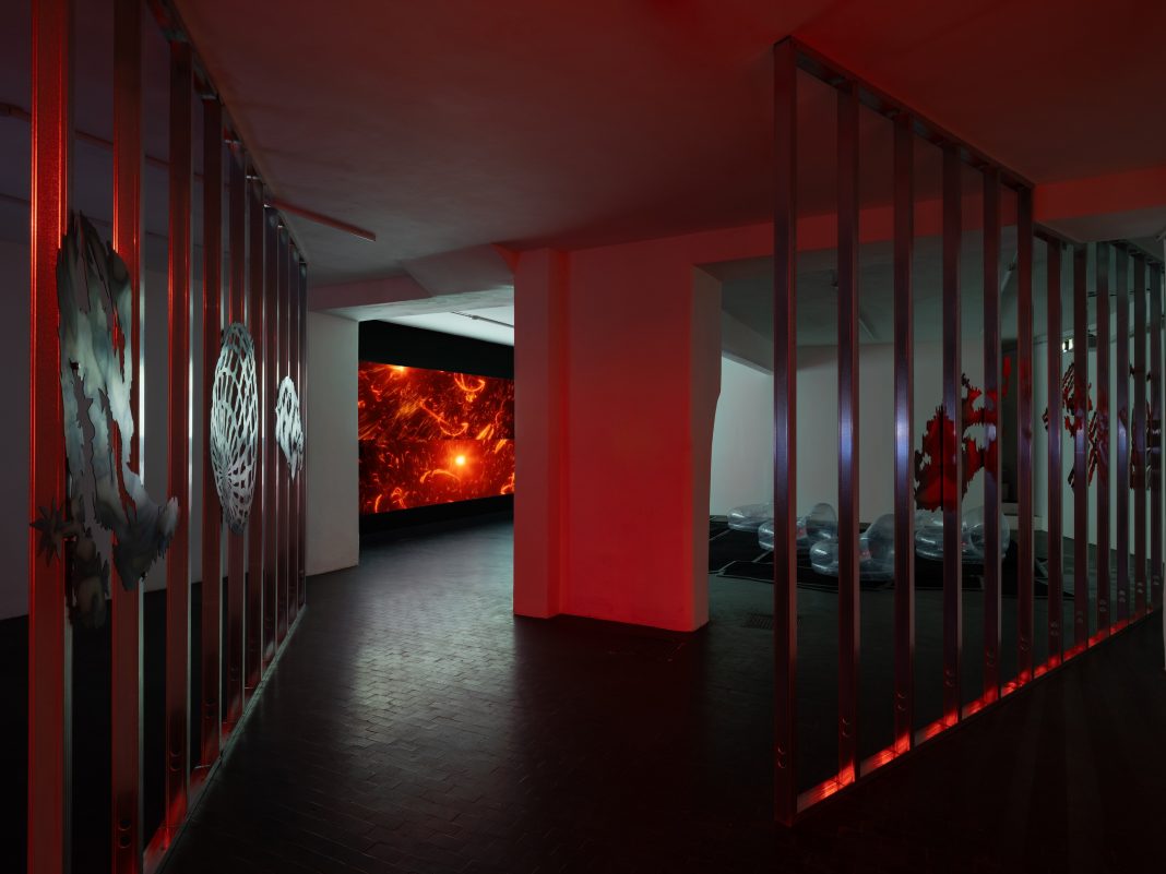 Clipped Horizonhttps://www.exibart.com/repository/media/formidable/11/img/41c/Alice-Bucknell-preview_01d-1068x801.jpg