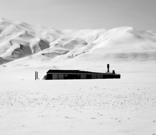Mads Nissen – Arctic Outposts