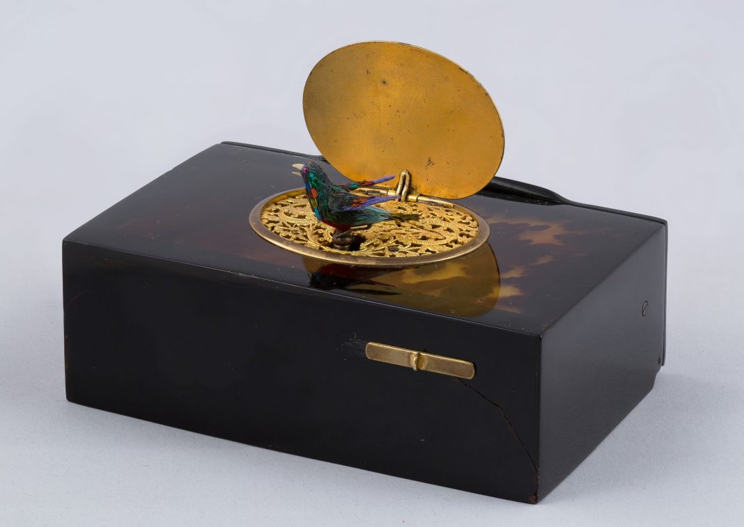 Musica! Che passione!https://www.exibart.com/repository/media/formidable/11/img/471/161-16_carillon-1068x757.jpg