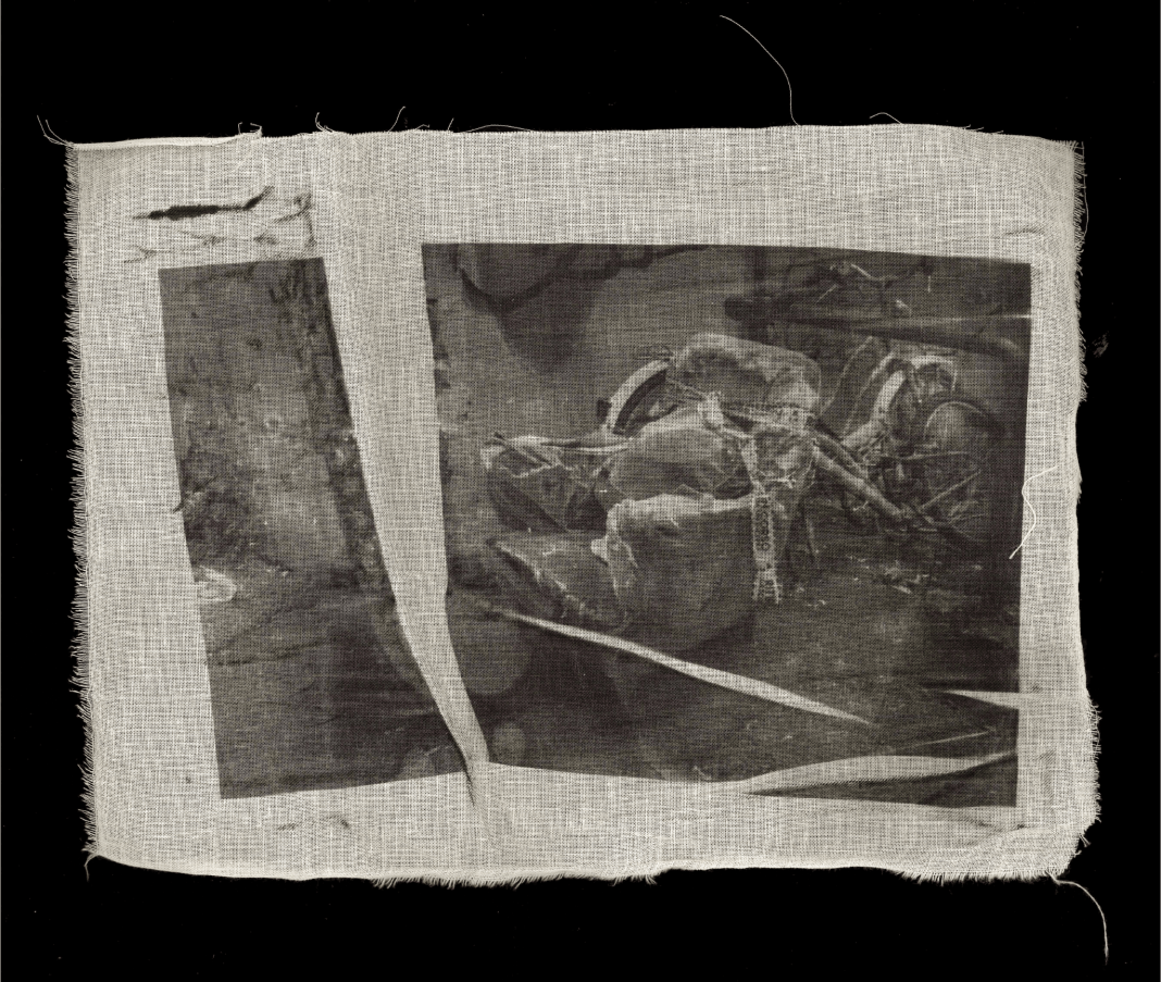 John Gross: There Are Bridges Over Rivershttps://www.exibart.com/repository/media/formidable/11/img/4b6/JG-resize-1068x903.png