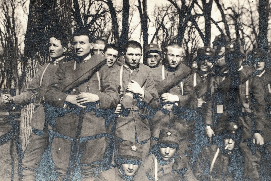 L’unghia del leonehttps://www.exibart.com/repository/media/formidable/11/img/4f5/03-Leone-AP-1068x712.jpg