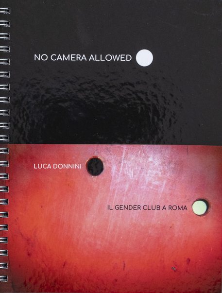 No camera allowedhttps://www.exibart.com/repository/media/formidable/11/img/50f/cope-2.jpg