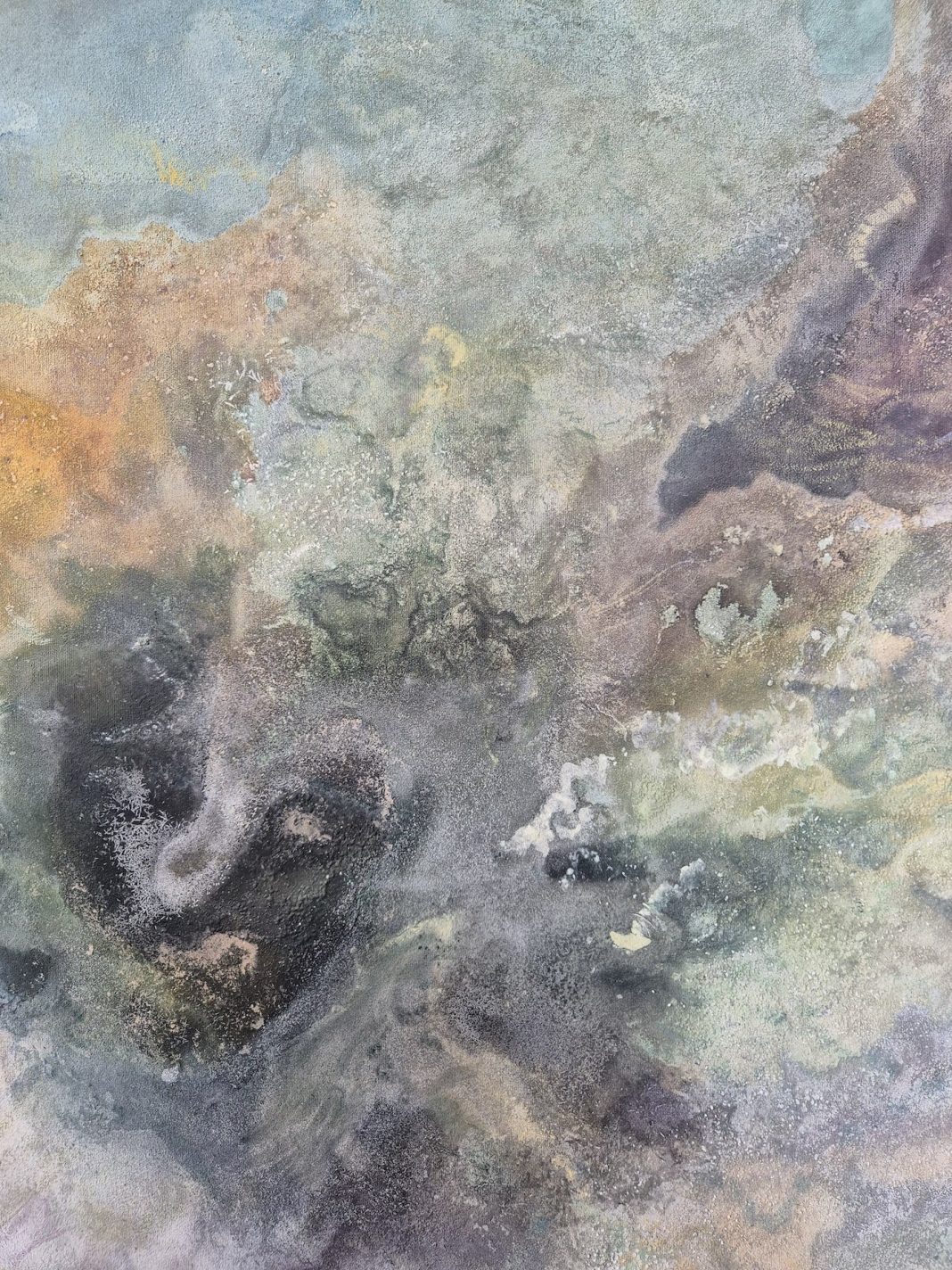 Sabrina Casadei – Giro di ventohttps://www.exibart.com/repository/media/formidable/11/img/510/Sabrina-Casadei-This-omen-filled-Season-2024-2025-tecnica-mista-su-tela-120x120-cm-dettaglio-1068x1424.jpg