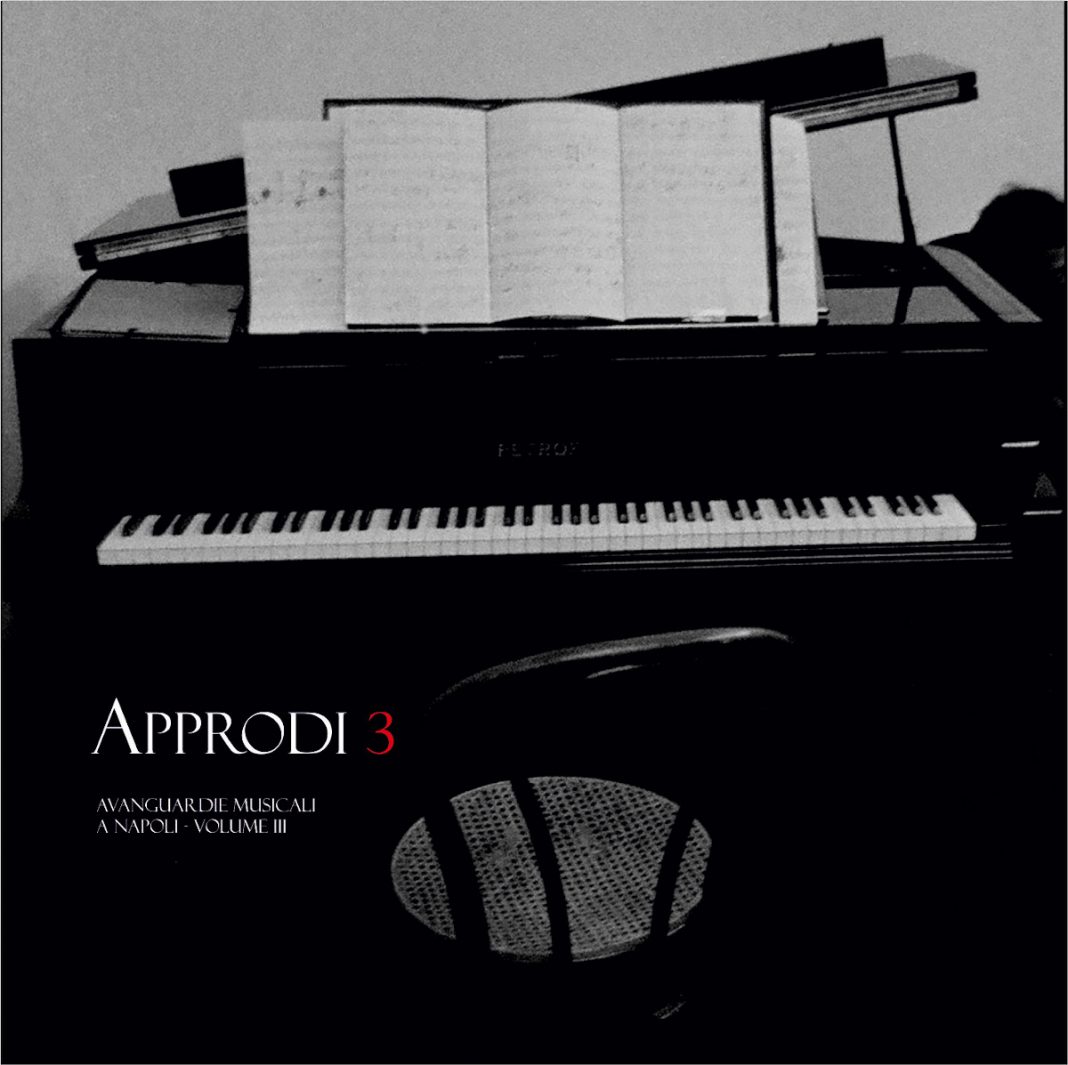 Approdi | 3 Avanguardie musicali a Napoli. Volume III (Konsequenz)https://www.exibart.com/repository/media/formidable/11/img/53a/Approdi-3-1-1068x1065.jpg
