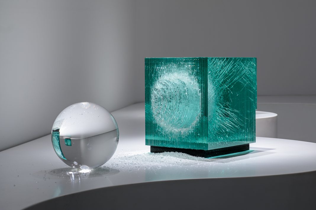 Simon Berger – Shattering Beautyhttps://www.exibart.com/repository/media/formidable/11/img/564/Simon-Berger_Shattering-Beauty_Murano_2023_ph-credit-Francesco-Allegretto-9-1068x712.jpg