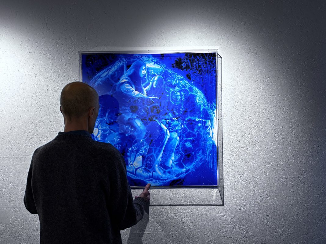 Das Blaue Wunderhttps://www.exibart.com/repository/media/formidable/11/img/58a/FerrarioFreres-at-SANBE15C-gallery-1068x801.jpg