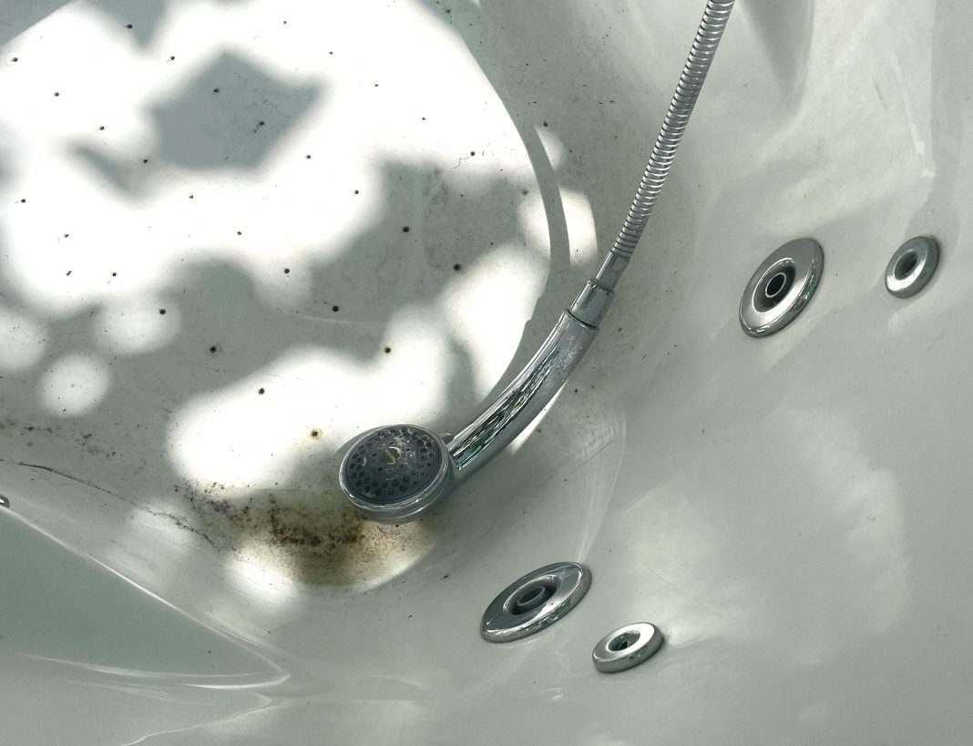 Everest Lifehttps://www.exibart.com/repository/media/formidable/11/img/5b3/Charlotte-Thrane-Everest-Life_Artribune-1068x819.jpg