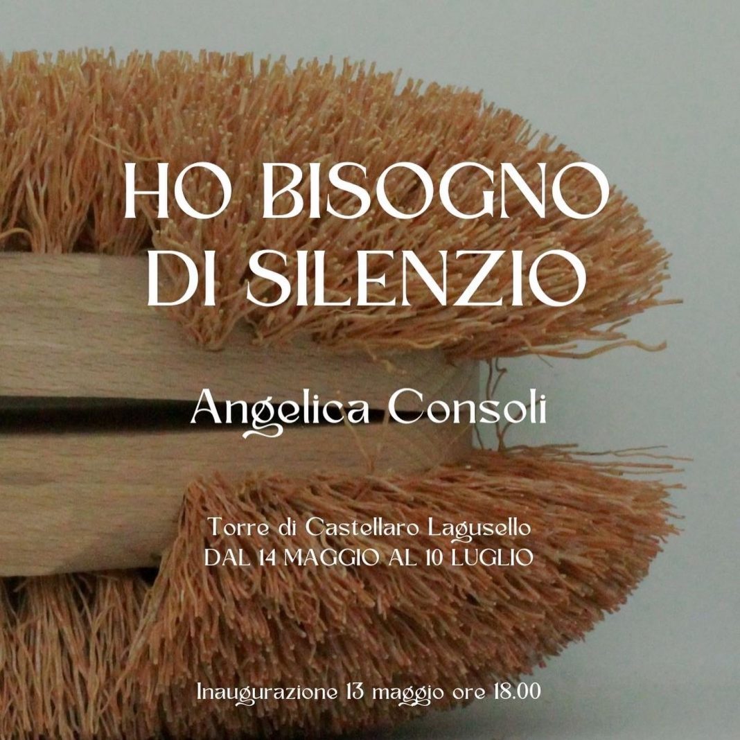 Ho bisogno di silenziohttps://www.exibart.com/repository/media/formidable/11/img/63a/E2938BC9-1A6F-440E-A1E6-6DC5AE95F638-1068x1068.jpeg