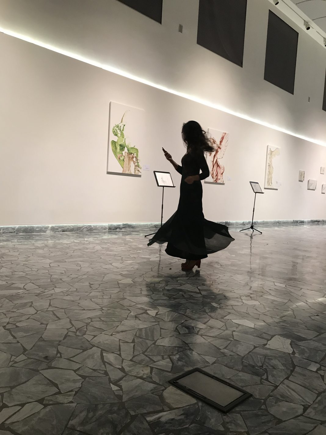 Cinzia Valente – Da Uomini a Dèihttps://www.exibart.com/repository/media/formidable/11/img/640/Museo-del-Violino_Cinzia-Valente-1068x1424.jpg