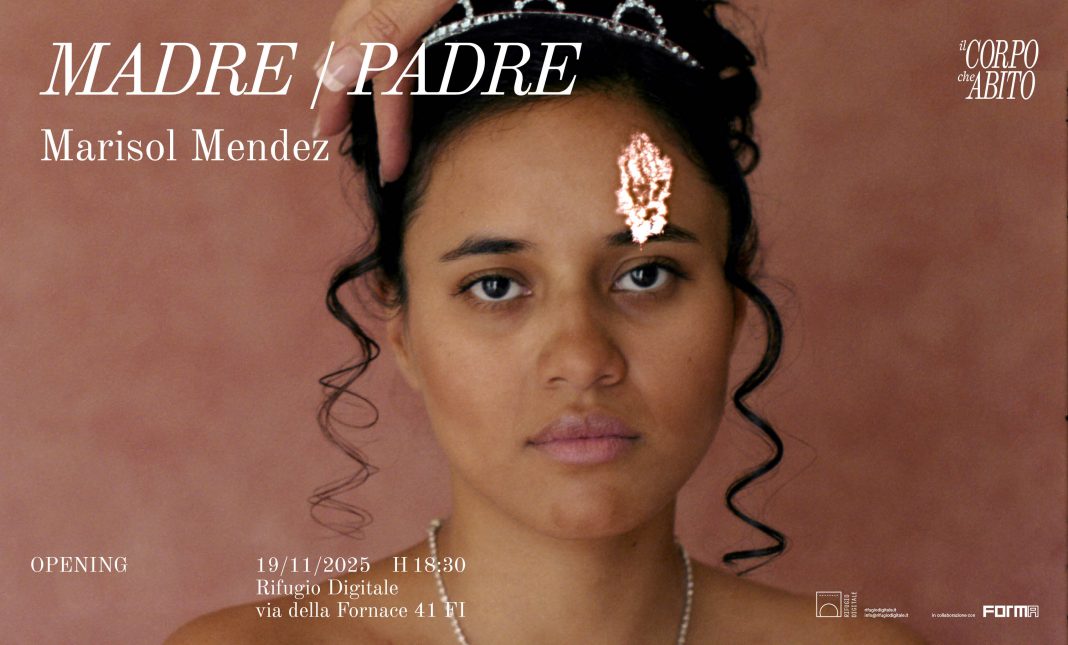 Marisol Mendez – MADRE/PADREhttps://www.exibart.com/repository/media/formidable/11/img/647/INVITO_NL_OPENING-1068x645.jpg