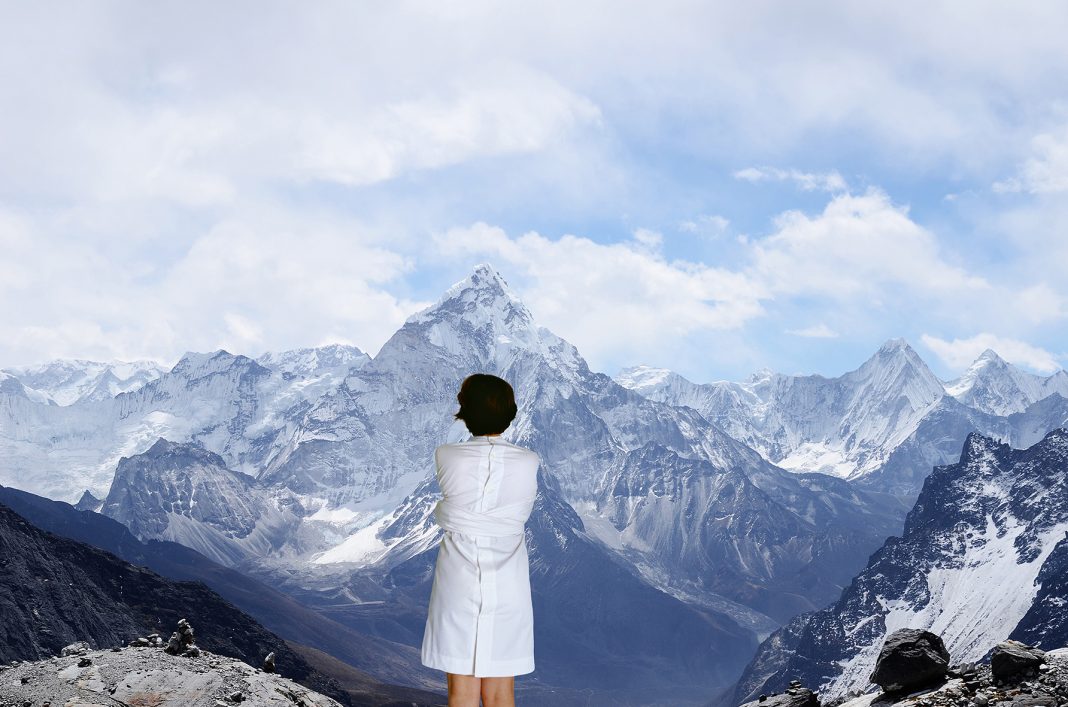 Lydia Dambassina – Olympus Offshorehttps://www.exibart.com/repository/media/formidable/11/img/695/2b-┬®-Lydia-Dambassinaphoto-luster-120x180cm-1068x707.jpg