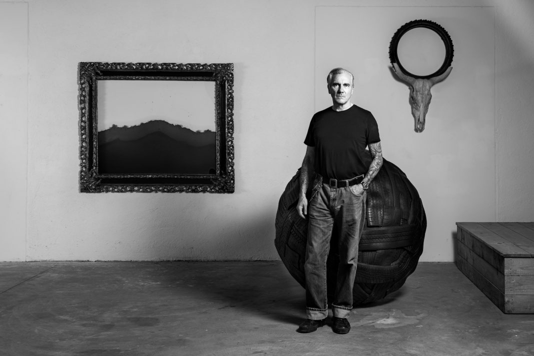 Paolo Canevari – Mostra personalehttps://www.exibart.com/repository/media/formidable/11/img/6c8/Canevari-Portrait-2025-Foto-Ilaria-Lagioia-copia-1068x712.jpg