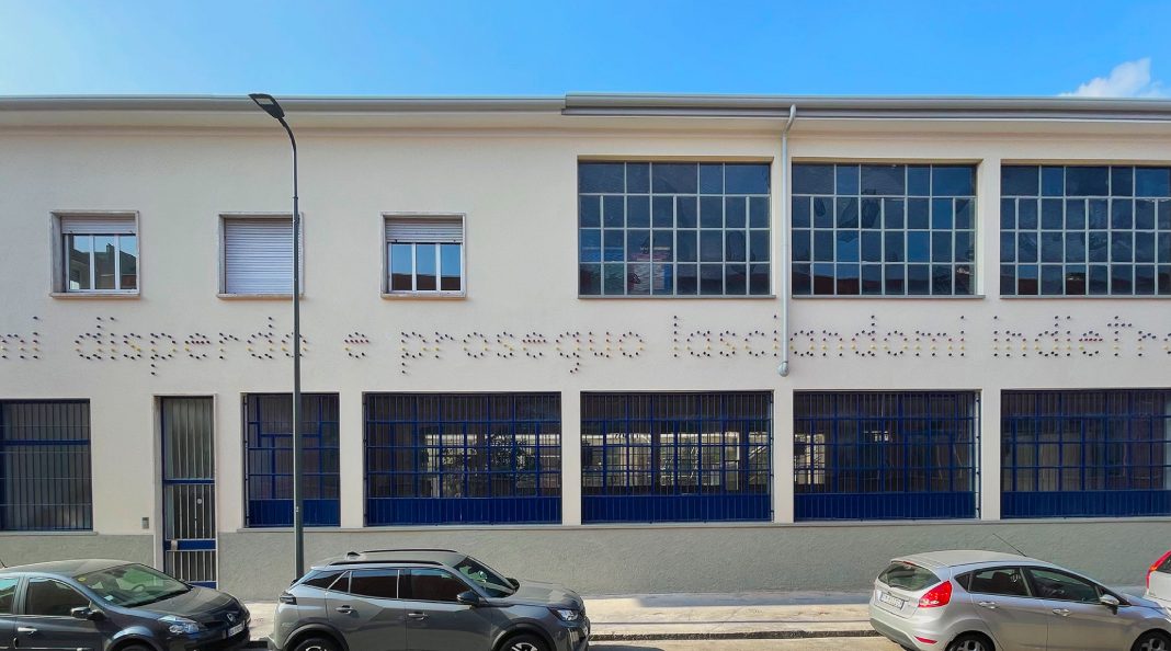 Luca Pancrazzi – Mi disperdo e proseguo lasciandomi indietro un passo dopo l’altro…https://www.exibart.com/repository/media/formidable/11/img/6d0/Work-in-progress-Luca-Pancrazzi-Mi-disperdo-e-proseguo-lasciandomi-indietro-un-passo-dopo-laltro...-Â©-Assab-One_3-1068x594.jpg