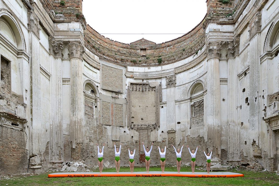 Marilisa Cosello – Tryhttps://www.exibart.com/repository/media/formidable/11/img/6d3/Marilisa-CoselloTry-1-Untitled-1-Ex-Chiesa-di-San-Francesco-Fano-2021-pigment-print-su-Hahnemühle-cm-100x150-ed.52ap.-Courtesy-lartista-e-Galleria-Studio-G7-Bologna-1068x713.jpg