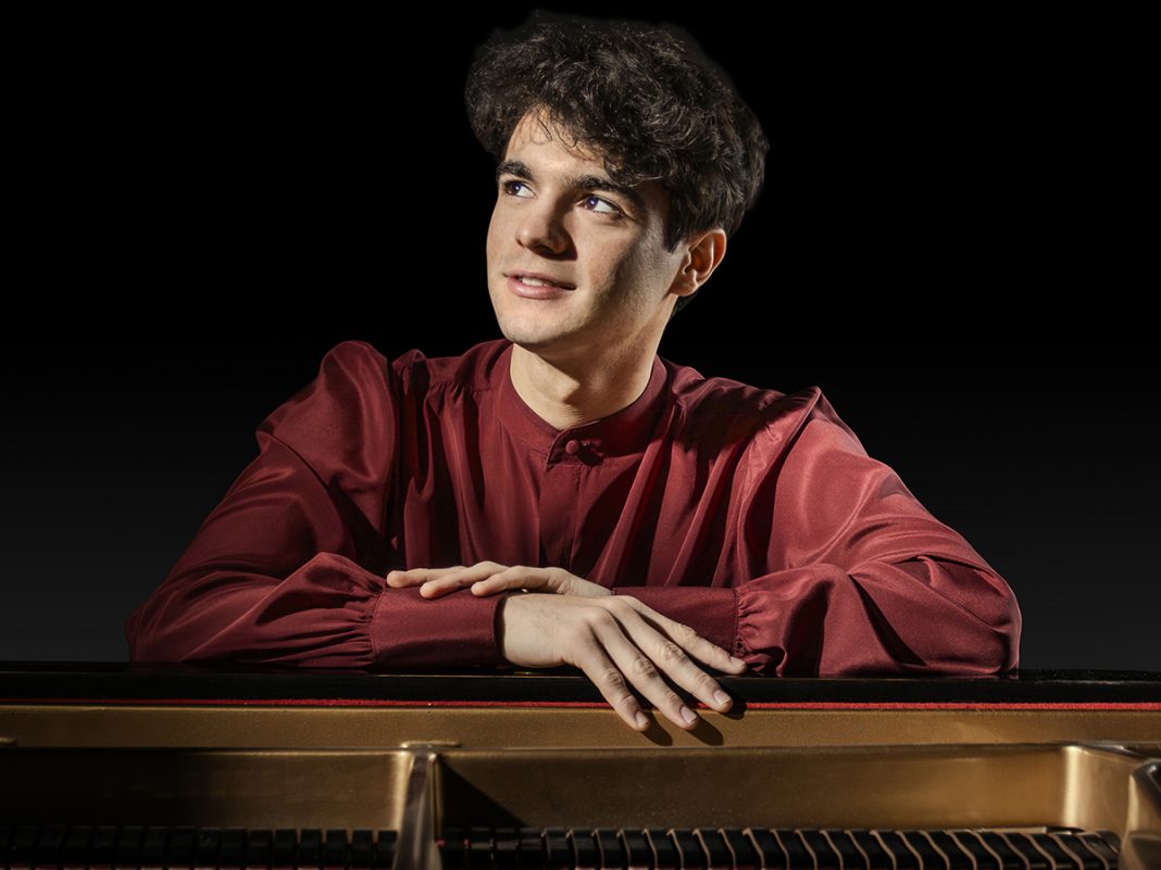 Elia Cecino e il pianoforte romantico: tra Chopin e Brahmshttps://www.exibart.com/repository/media/formidable/11/img/6df/2025-02-20-Elia-Cecino-Foto-2b-©-Piergiorgio-Ceolin-rid-1068x801.jpg