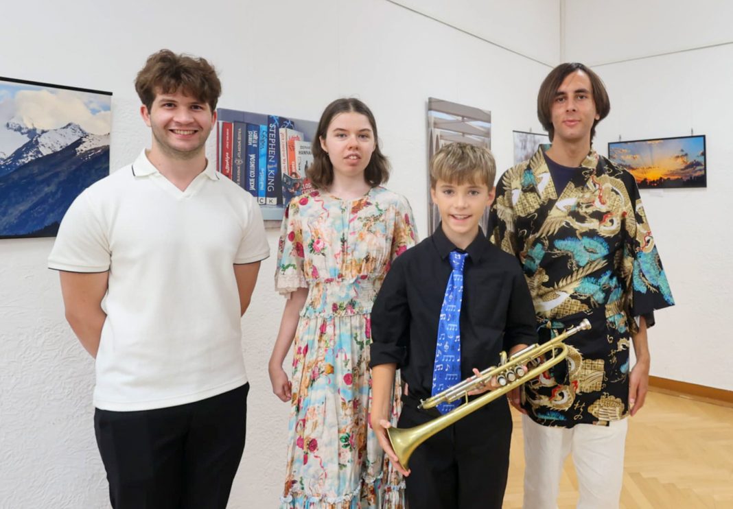 Galoppi di libertàhttps://www.exibart.com/repository/media/formidable/11/img/6e3/Mostra_GaloppiDiLibertà_Trieste-1068x742.jpg