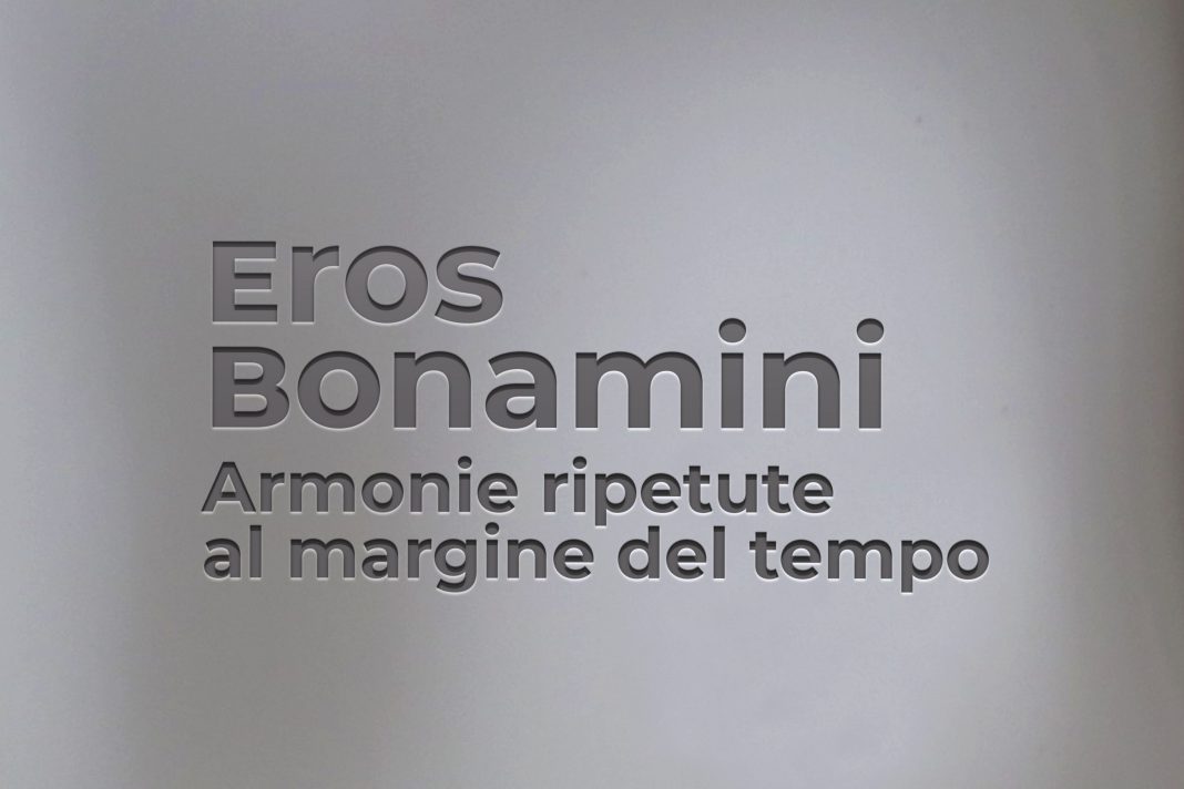 Eros Bonamini – Armonie ripetute al margine del tempohttps://www.exibart.com/repository/media/formidable/11/img/6f8/cartolina-1068x712.jpg