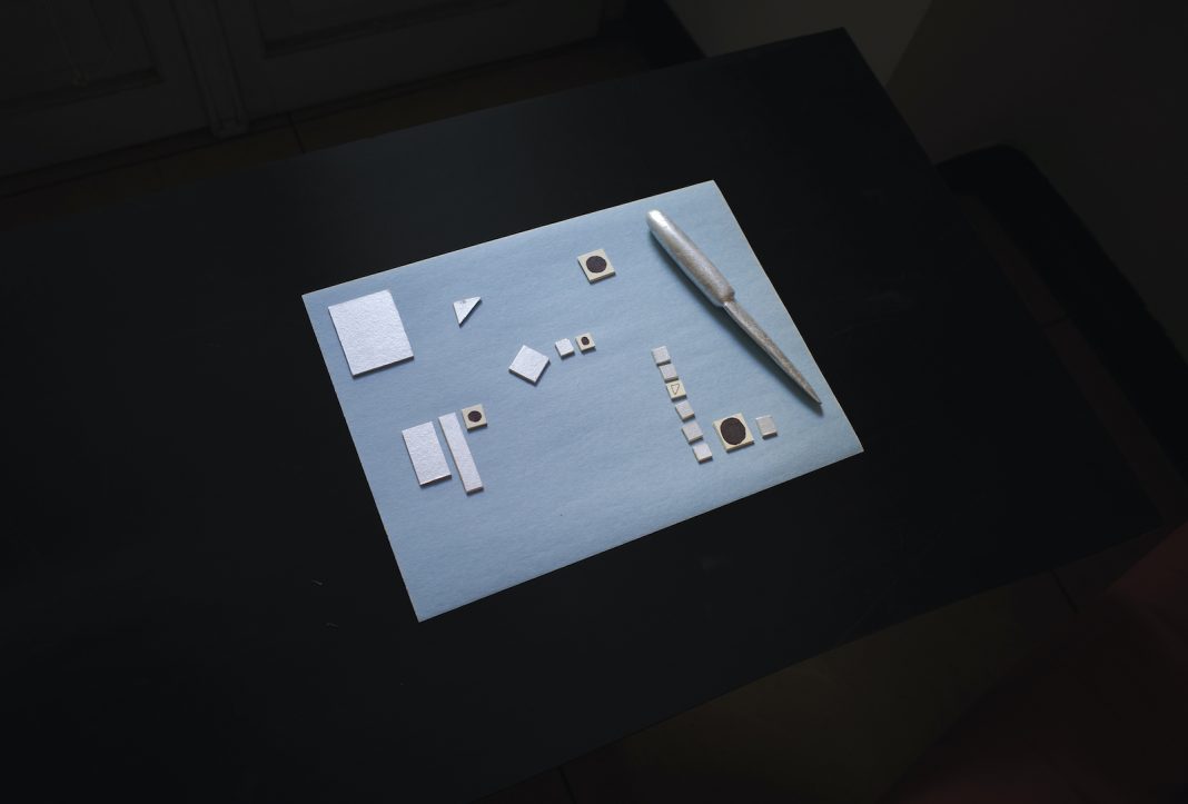 Zin Taylor – Propylon Stelahttps://www.exibart.com/repository/media/formidable/11/img/6fb/ZTaylor-Quartz-image-lighter-1068x723.jpg