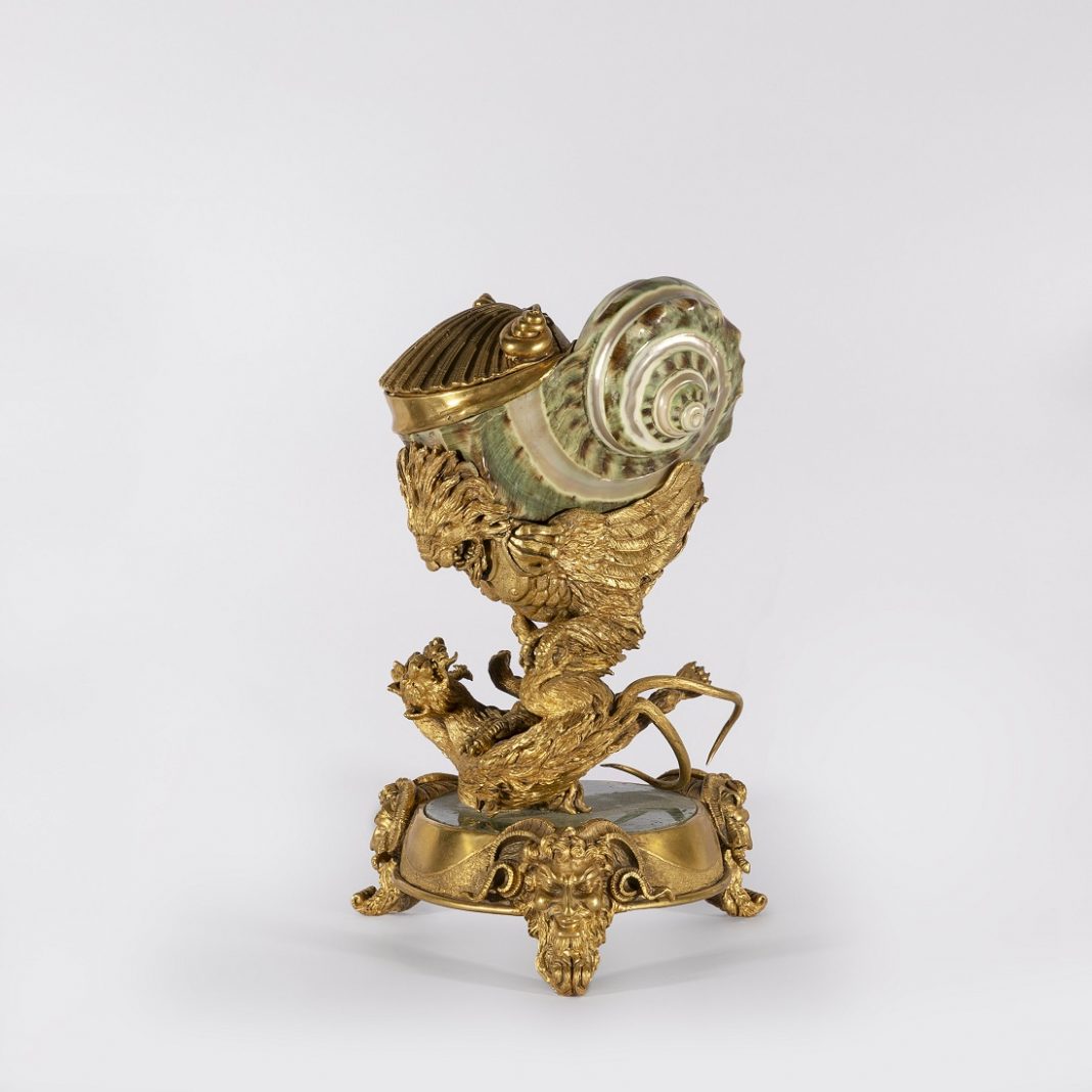 Federica Zuccheri – Naturalia et Mirabiliahttps://www.exibart.com/repository/media/formidable/11/img/70a/L’eterna-lotta-tra-il-bene-e-il-male-Il-sale-della-vita-bronzo-dorato-e-marmo-9x9xh11-cm_1-1068x1068.jpg