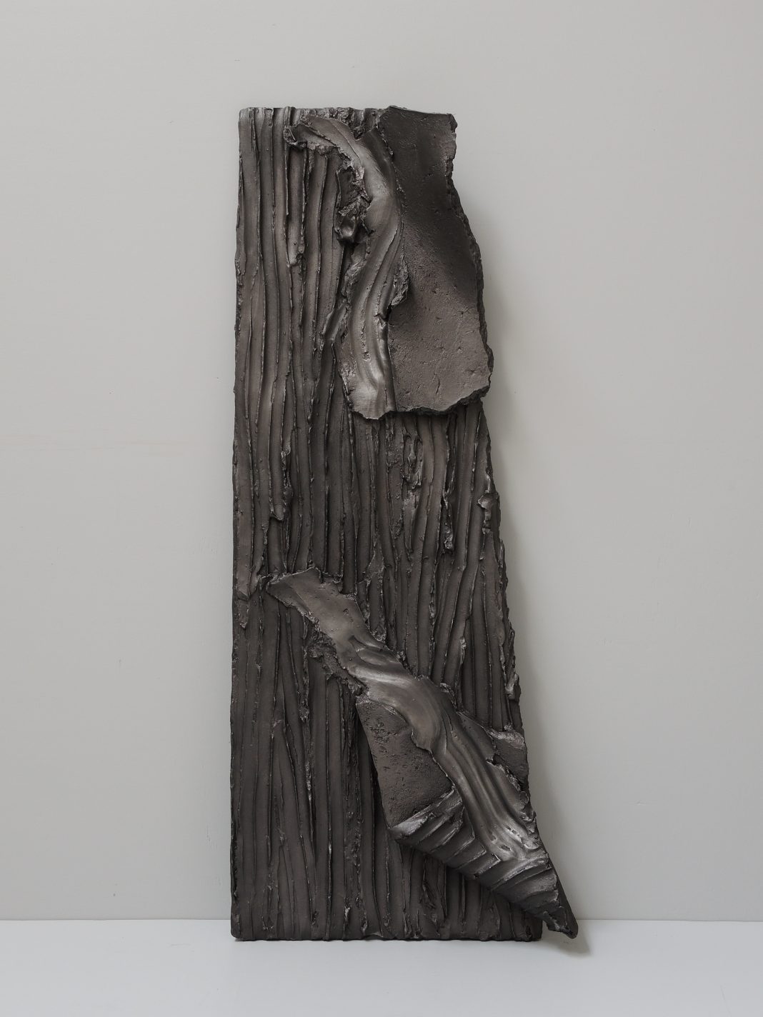 Antonio Violetta – Pagine e inchiostrihttps://www.exibart.com/repository/media/formidable/11/img/753/Antonio-Violetta-Pagina-2025-terracotta-e-grafite-h-cm-100-2-1068x1424.jpg