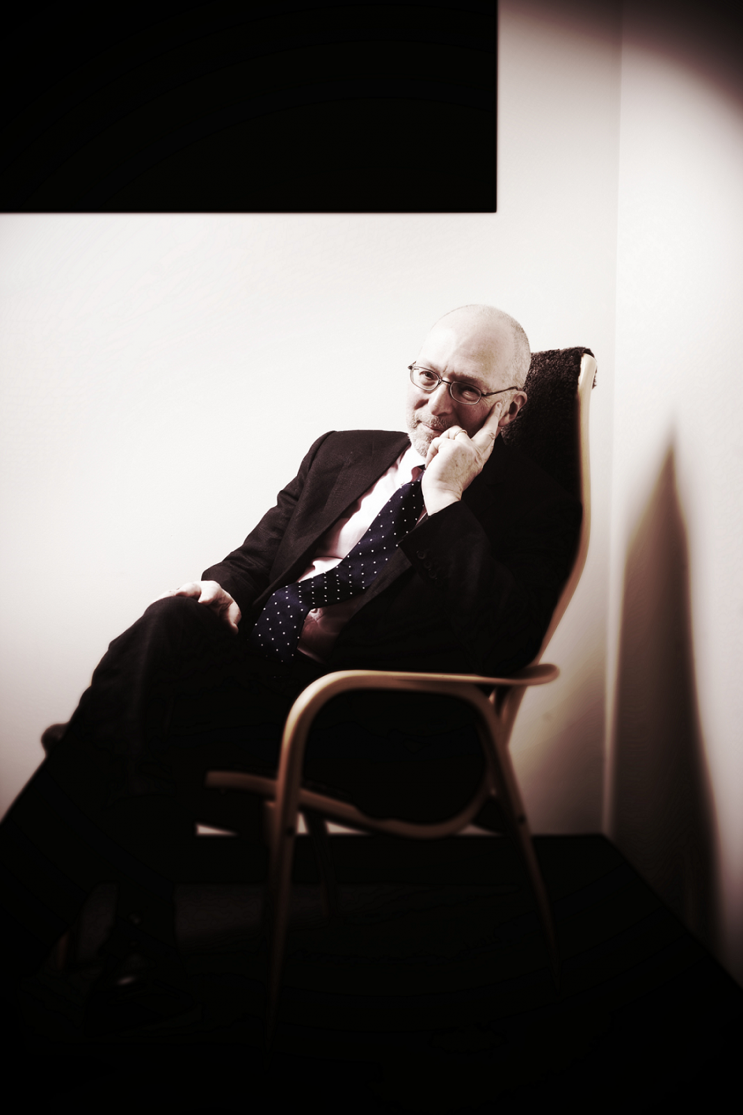 Ken Friedman: 92 Eventshttps://www.exibart.com/repository/media/formidable/11/img/782/Foto-ritratto-Ken-Friedman-2-1068x1602.png