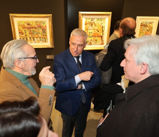 Nel silenzio. Il colore va in scena