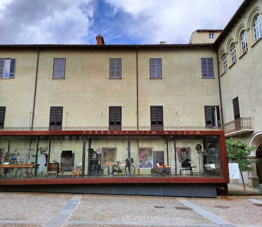 Una rete in viaggio. Ritratti di Fotografia/Ritratto ufficiale e non ufficiale Una rete in viaggio. Ritratti di Fotografia/Ritratto ufficiale e non ufficiale