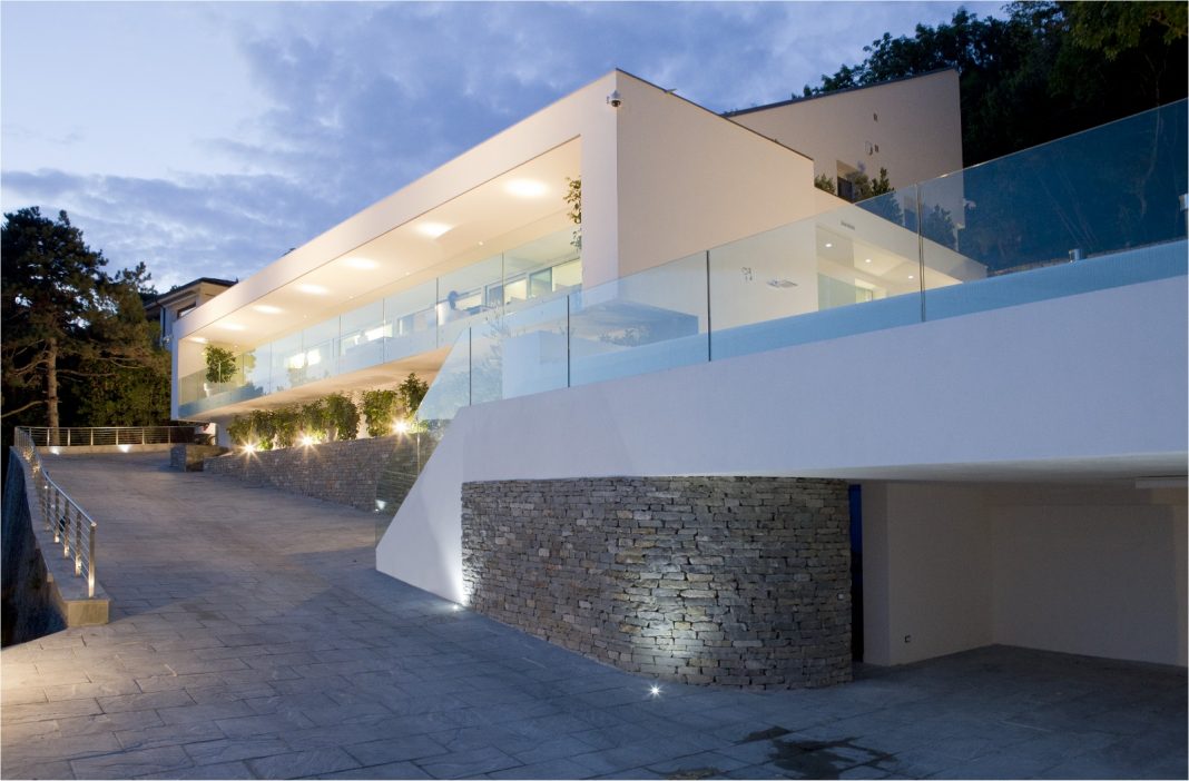 Stefano Pilosio – Stefano Pilosio architetto. Design e architettura, 1991-2023https://www.exibart.com/repository/media/formidable/11/img/7bf/FOTO-1068x702.jpeg