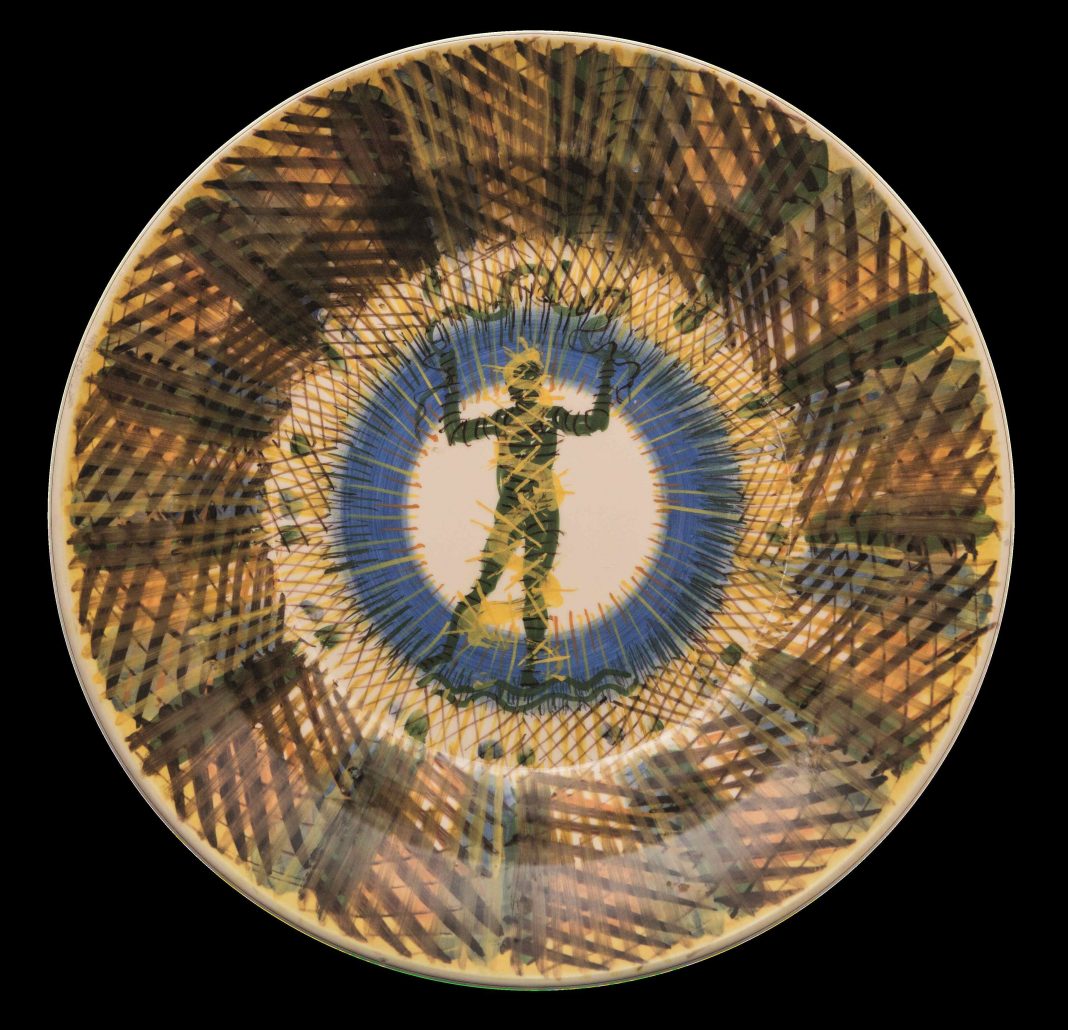 Antonio Santacroce. Maestro dell’immaginazione e della materiahttps://www.exibart.com/repository/media/formidable/11/img/7c6/Antonio-Santacroce-Piatto-da-Vendemmiatore-con-Apollo-e-il-Serpente-I-2001-ø-43-cm-ceramica-a-ingobbio-1068x1030.jpg