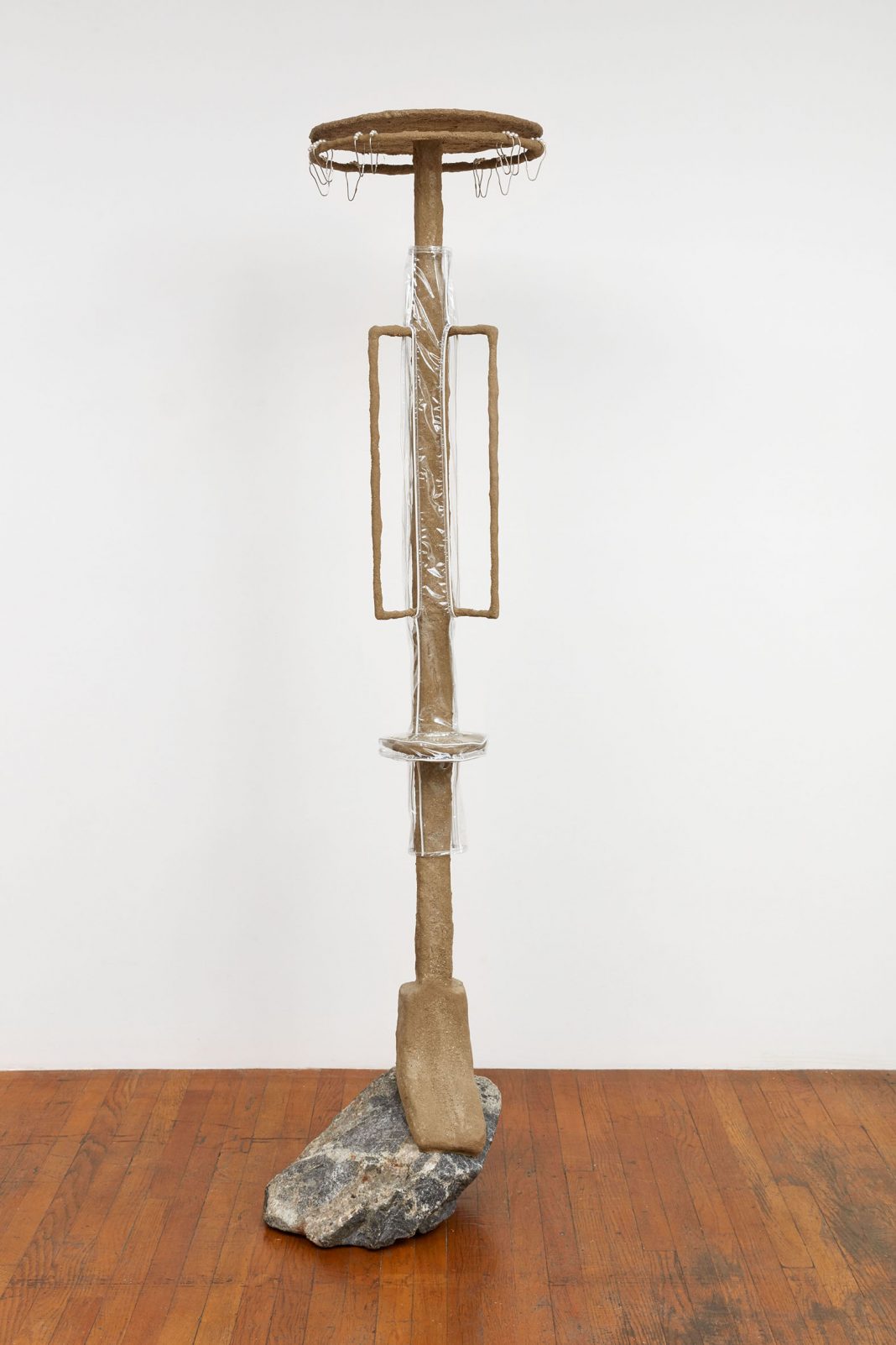 Oren Pinhassi – Should We Stay Or Should We Gohttps://www.exibart.com/repository/media/formidable/11/img/7ec/Oren-Pinhassi-low-1068x1602.jpg